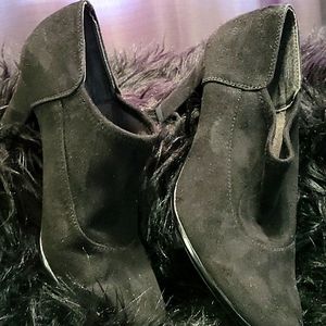 Aerosoles Black Suede Bootie, Size 9